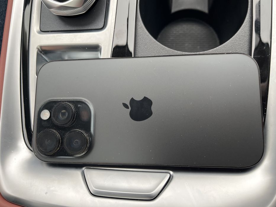 ПРОДАМ Iphone 16 pro