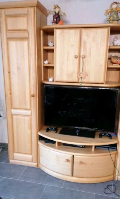 Vând mobilier living lemn masiv