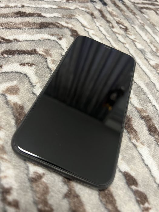 Vand iphone 11 - 64 GB