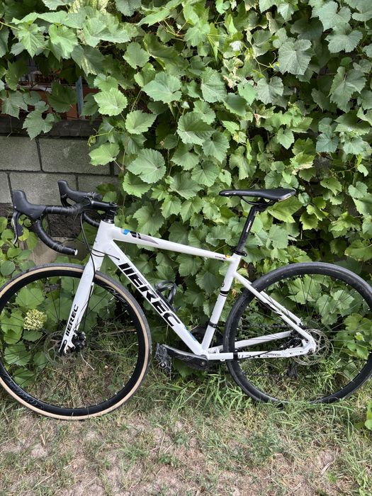 срочно продам шоссейный велосипед Erec M700