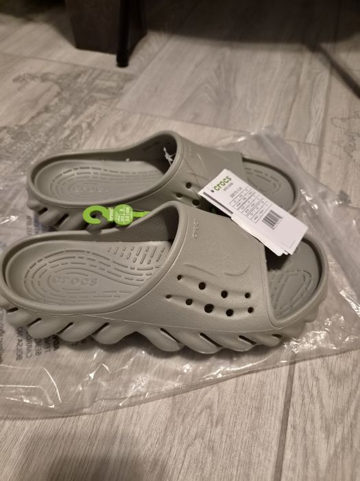 Crocs echo slide 38/39