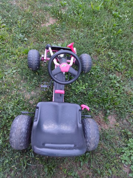 Vând Kart cu pedale 3-8 ani maxim 30kg