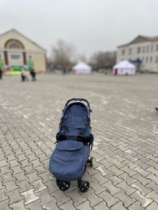 Отдам  коляску  .