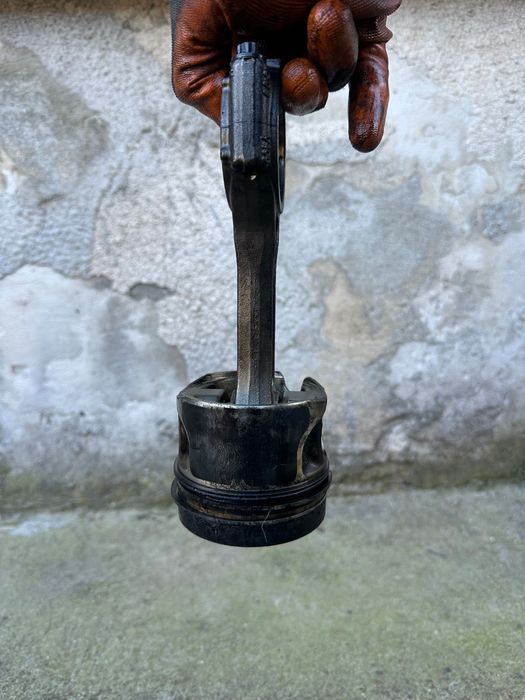 Глава/блок/преден мост/акутоатор/бутало/биела VW  tiguan