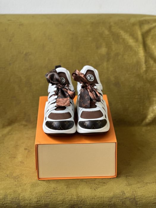 Louis Vuitton Archlight 38