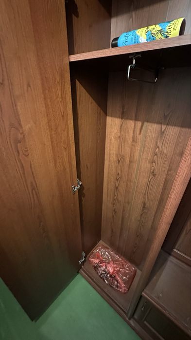 Шкаф на прихожей