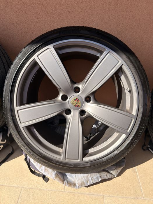 Jante R22 Originale anvelope Pirelli P Zero Vara