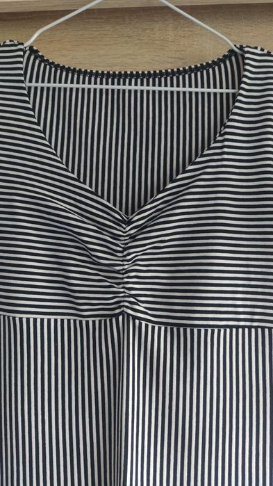 Рокля райе и черна, еластични, размер Л