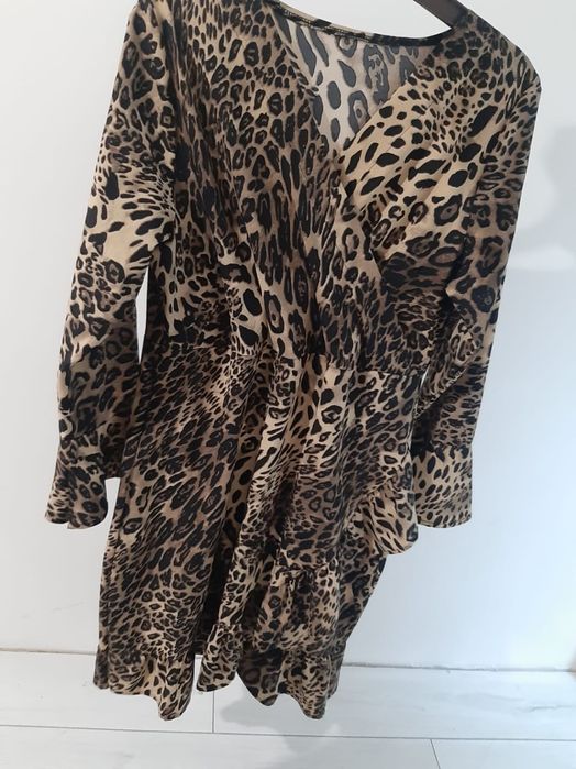 Продам пиджак, кофты, платья все по 3000