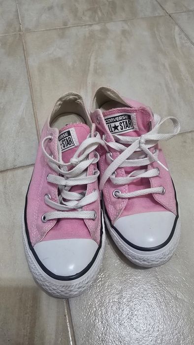Converse teneşi roz