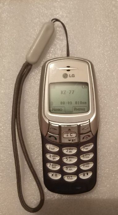 Кнопочный телефон LG W3ООО. 2002 год.