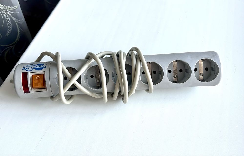 Принтер hp 1005, картридж, модем, сетевой фильтр, колонки