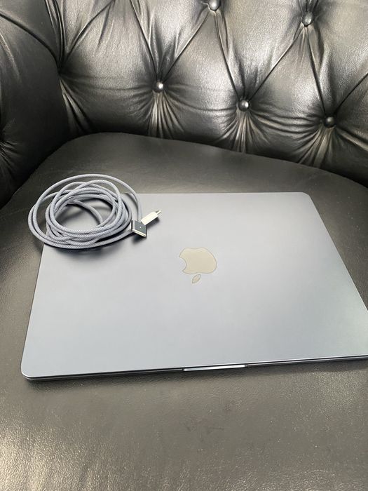 MacBook Air M5 13 -inch/ 1 TB / Midnight / Cod produs: 6WH5