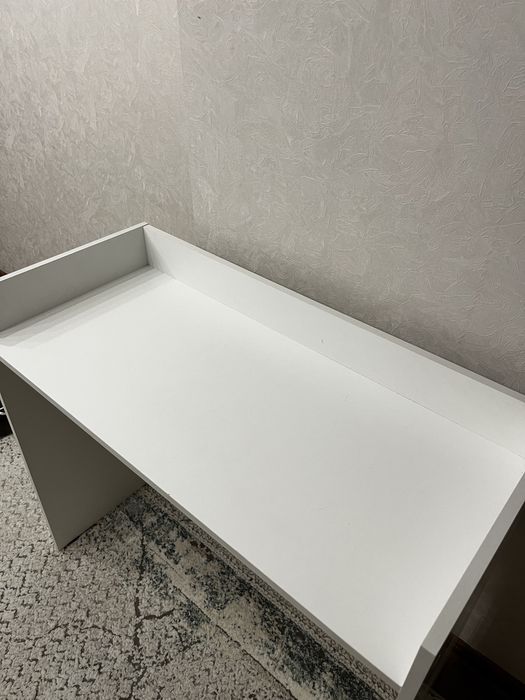 Продается стол в хорошем состоянии