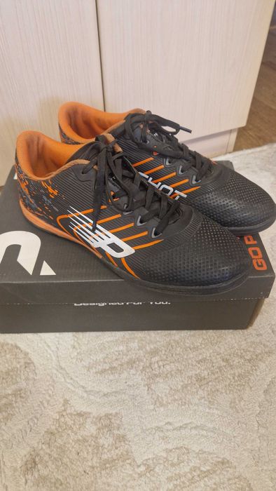 Кроссовки для футбола