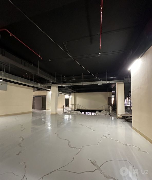 Ibn sino savdo markazi ( stroy mart) 18 kv Tarsavoy dokon sotiladi