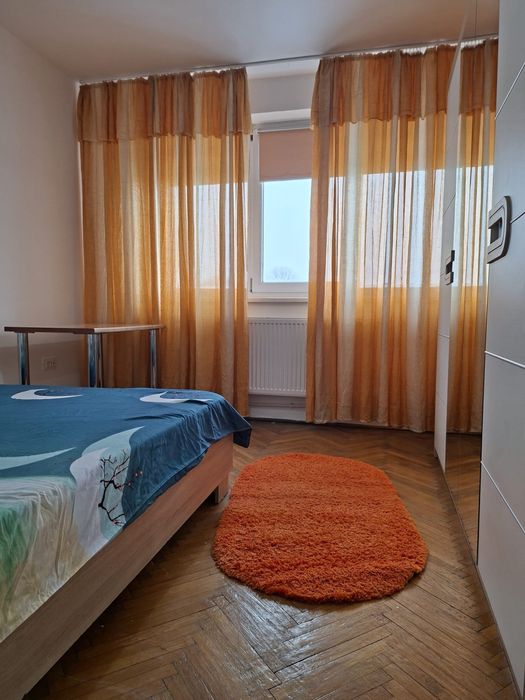 Inchiriez apartament cu 3 camere,Str Petre Ispirescu