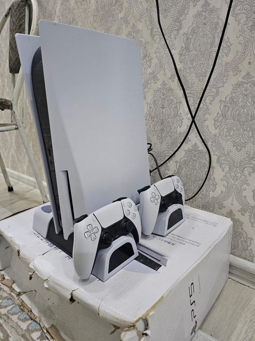 Продам ps5 slim в хорошем состоянии
