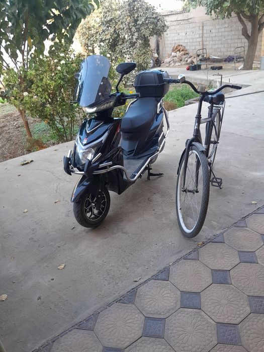 Скутер сотилади булиб тулашга