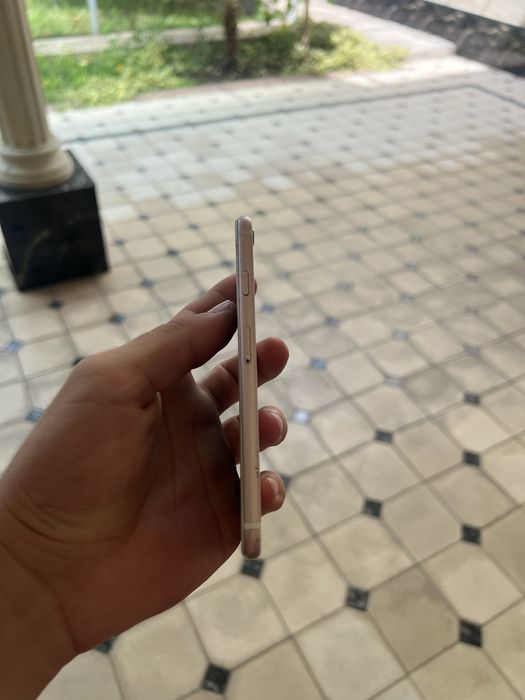 Iphone 6s gold.