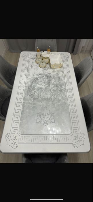 Срочно продам стол и стулья