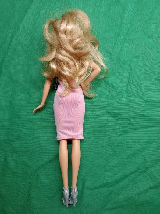 Кукли Барби,Кен и от филмче "Замръзналото Кралство " Елза и Анна