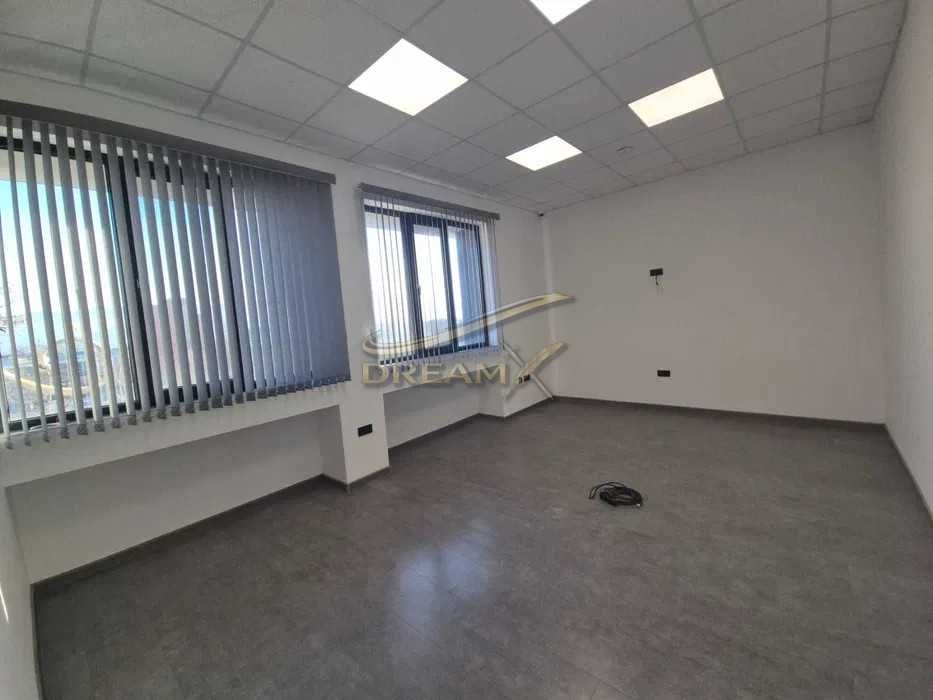 Дава се офис под наем в район Южен! 71815417