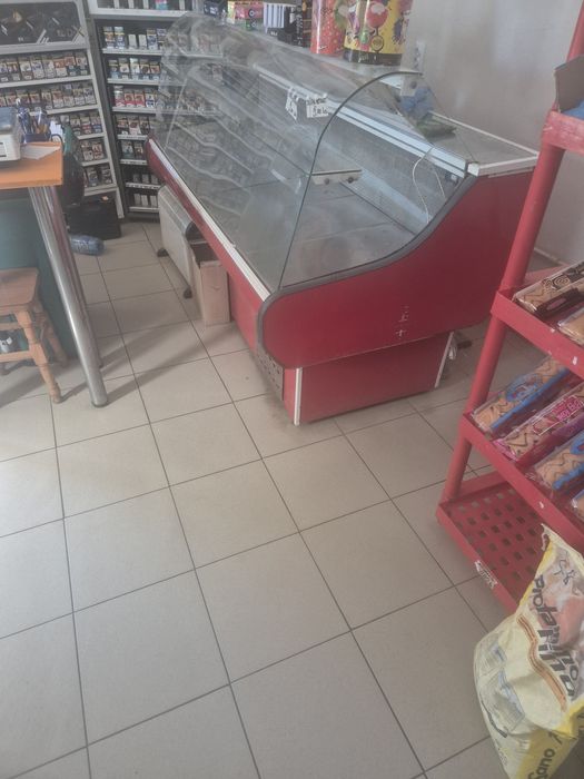 Vitrină frigorifica mezeluri