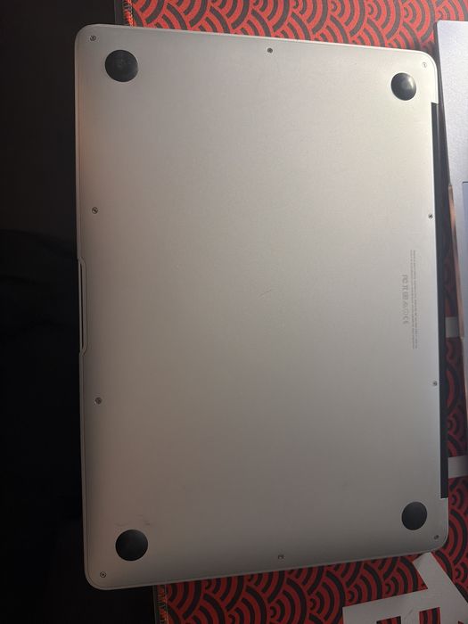 Apple macbook air 15, i5, 8 gb ram