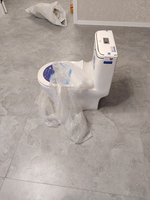 Продам новый унитаз