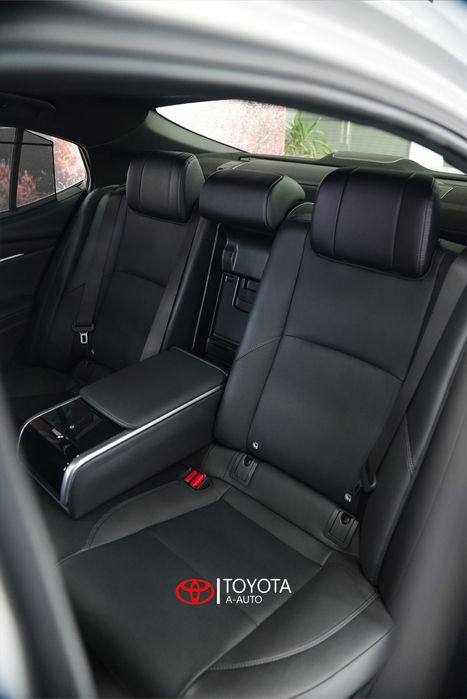 Toyota Camry Hybrid Prestige H1 Japan