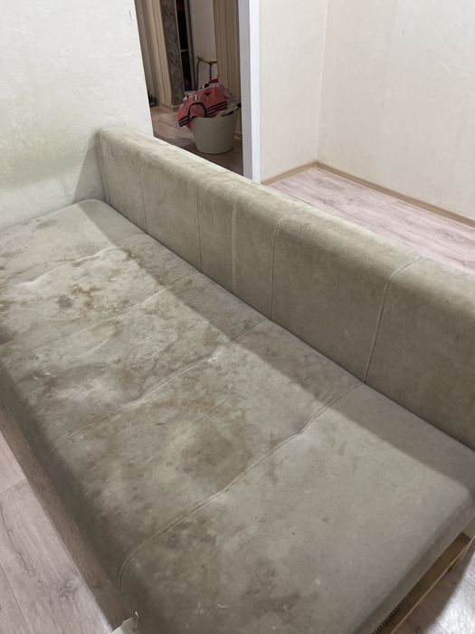 Отдам даром диван требует химчистку