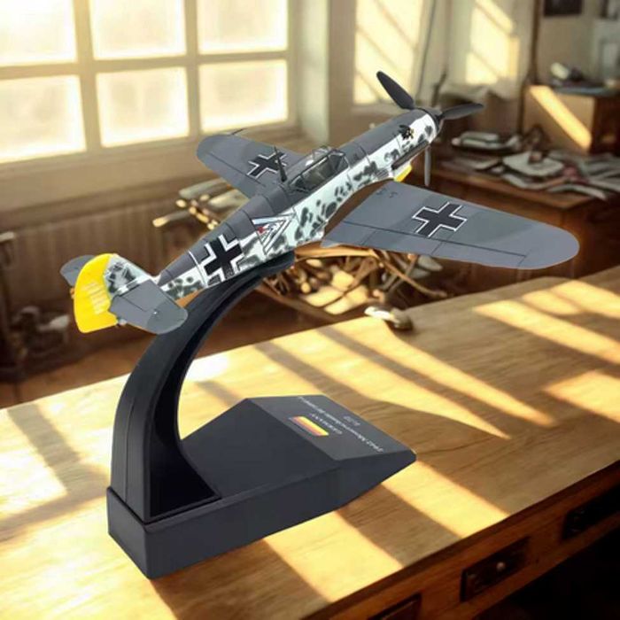 Macheta Avion metalic Messerschmitt BF-109F-4 scara 1:72