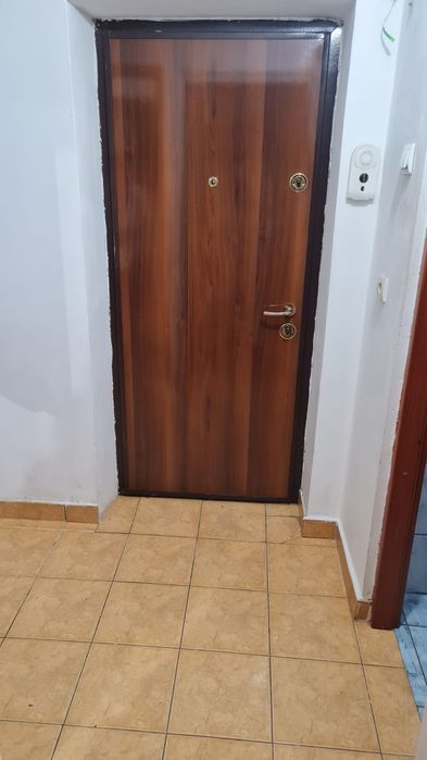 Persoană fizică vând garsoniera zona Siraj-D&C Sport Center