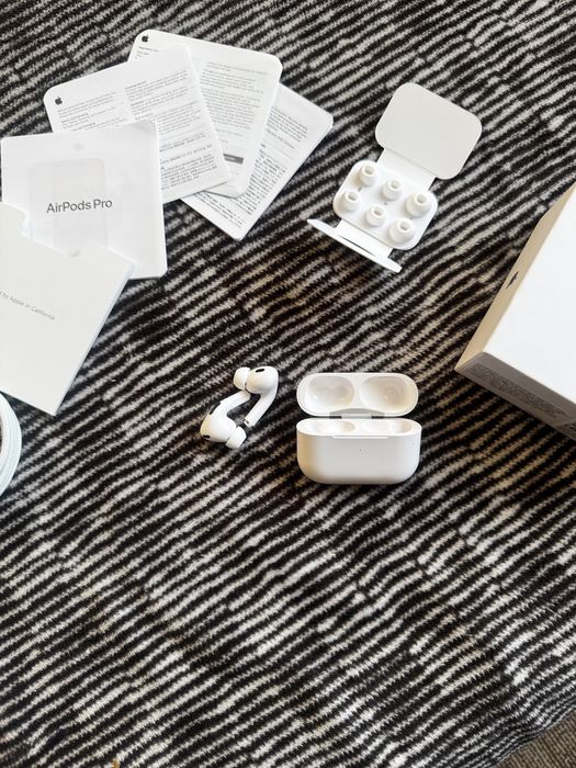 Airpods pro 2, noi, sigilate!