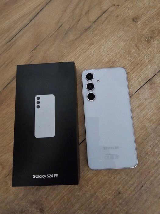 Смарифон Samsung S24 FE