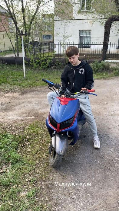 Продаю м8 на ходу