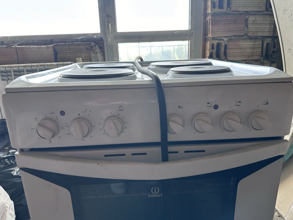 Готварска печка INDESIT