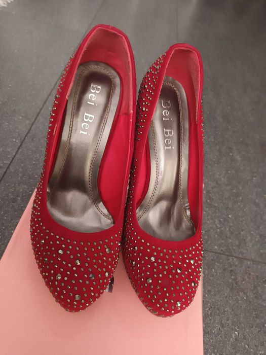 Обувки с ток или платформа 37 номер по 8 лв. чифта или 25лв. За 4те.