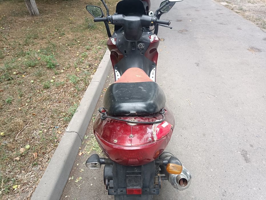 Продам скутер полностью рабочий.