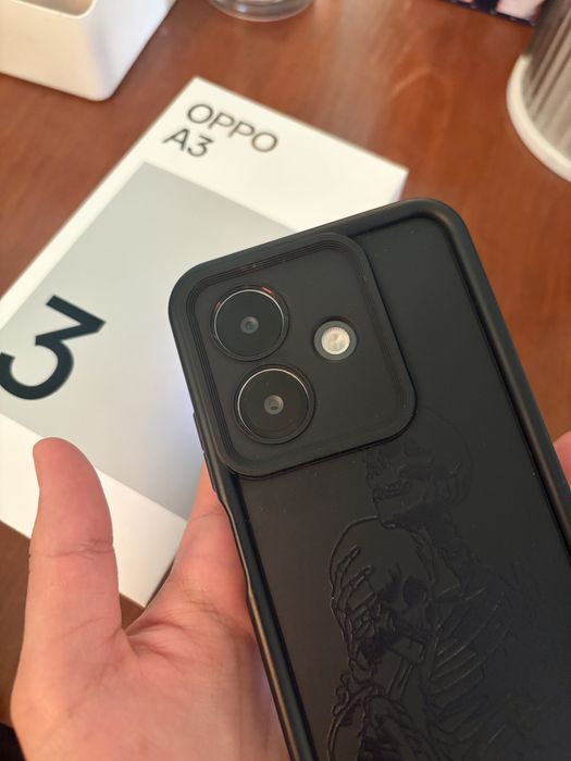 Oppo A3,в хорошем состоянии:)