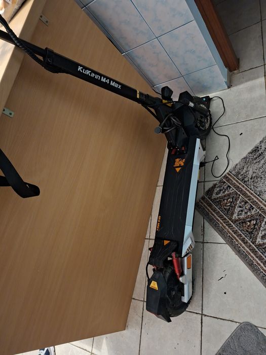 De vânzare trotineta kukirin m4 max  50 km pe h   1200 lei