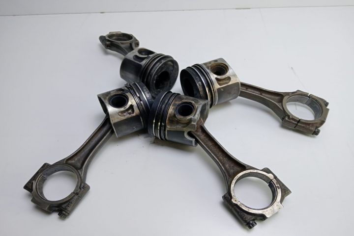 Piston cu biela   BXE 0386 DE Audi A3 8P