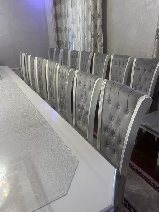 Продается стол и стулья