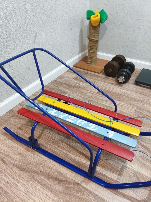 Продаю санки детские