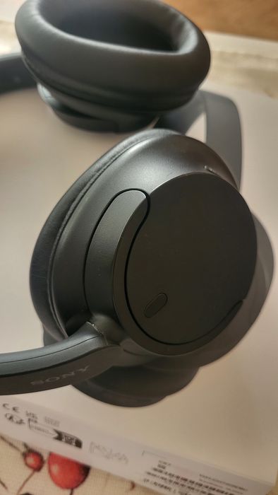 Слушалки WH-CH720N