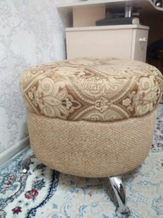 Продам пуфик с чехлом