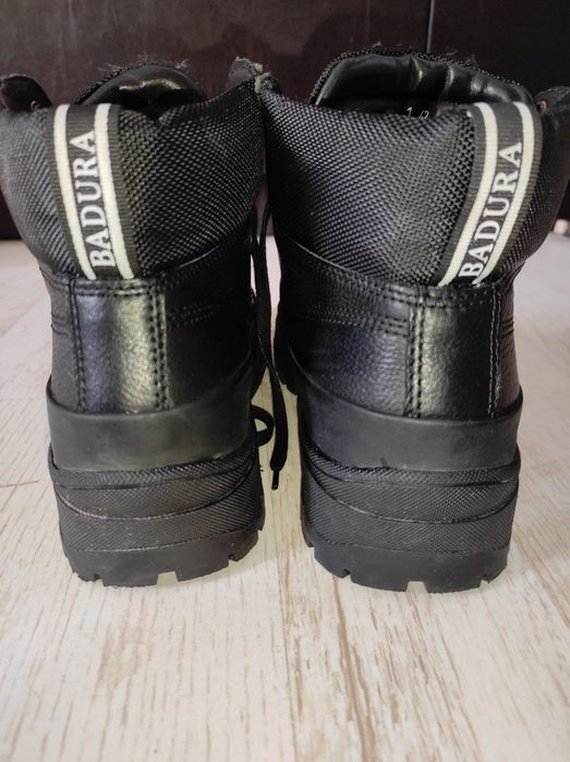 Ghete din piele naturala