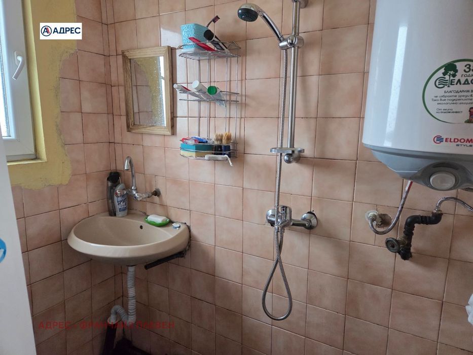 Етаж от къща в Враца-Река Лева площ 100 цена 150000