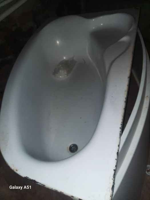 Ванна акриловая угловая